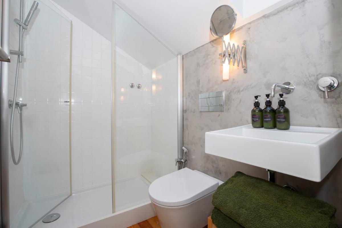 Artistic Duplex Apartment Lissabon
